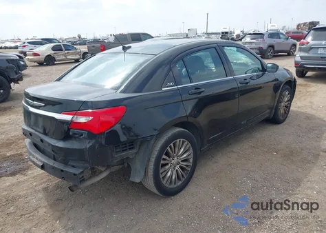 2012 Chrysler 200 Lx z USA, uszkodzony, nr VIN 1C3CCBAB9CN104885
